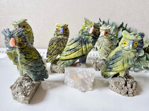 Serpentine Owl on Crystal Base || Peru