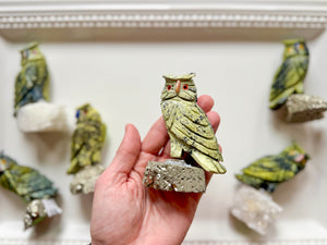 Serpentine Owl on Crystal Base || Peru