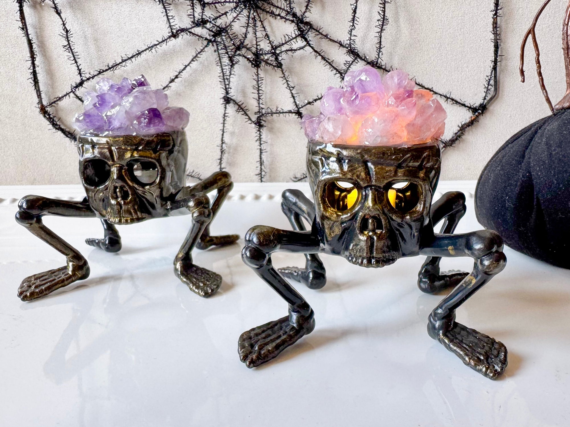 Spooky Halloween Double Skull with Legs Light with Amethyst Accent