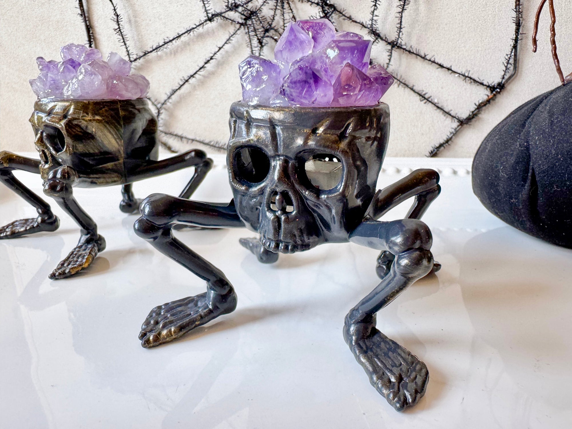Spooky Halloween Double Skull with Legs Light with Amethyst Accent