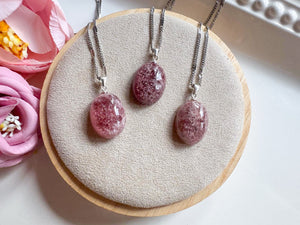 Strawberry Quartz Oval Necklace