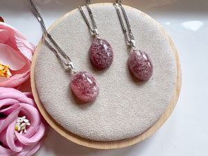 Strawberry Quartz Oval Necklace