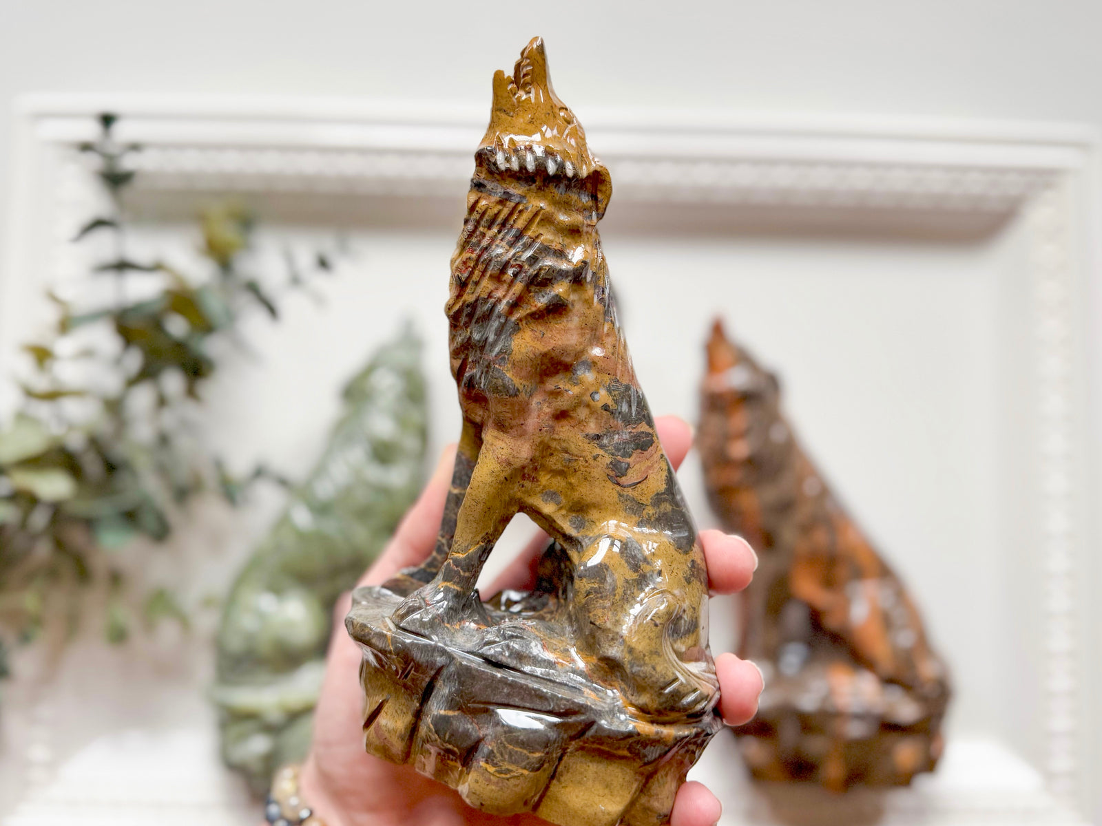 Xiuyan Jade Howling Wolf Carving