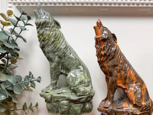 Xiuyan Jade Howling Wolf Carving