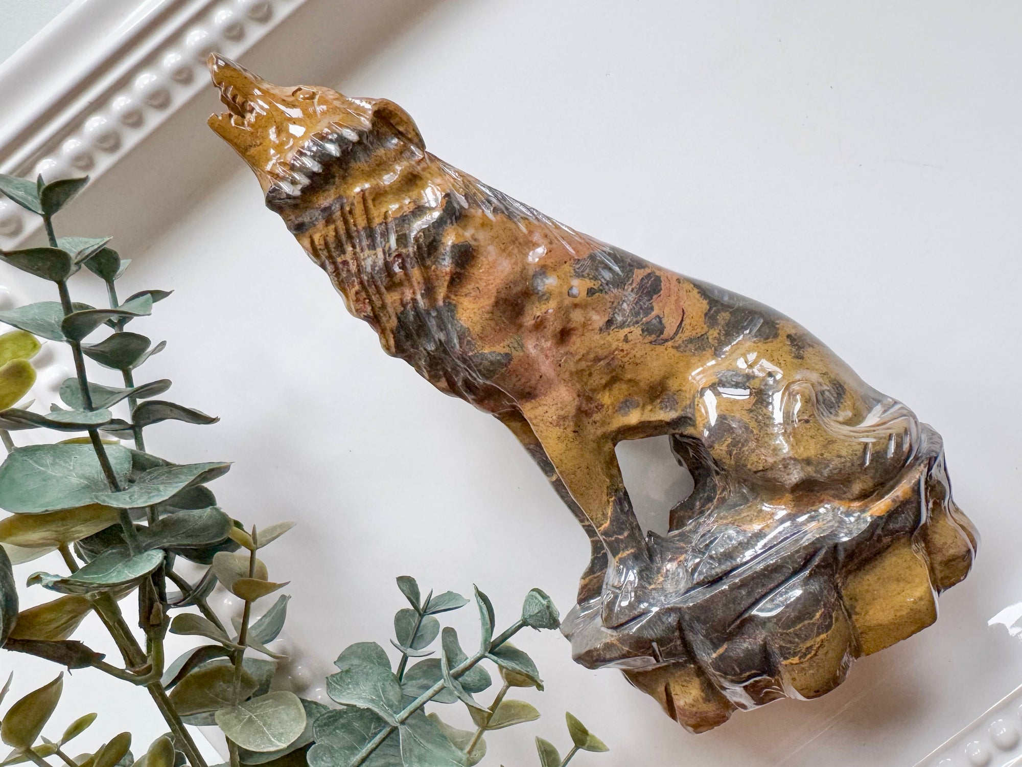 Xiuyan Jade Howling Wolf Carving - Brown
