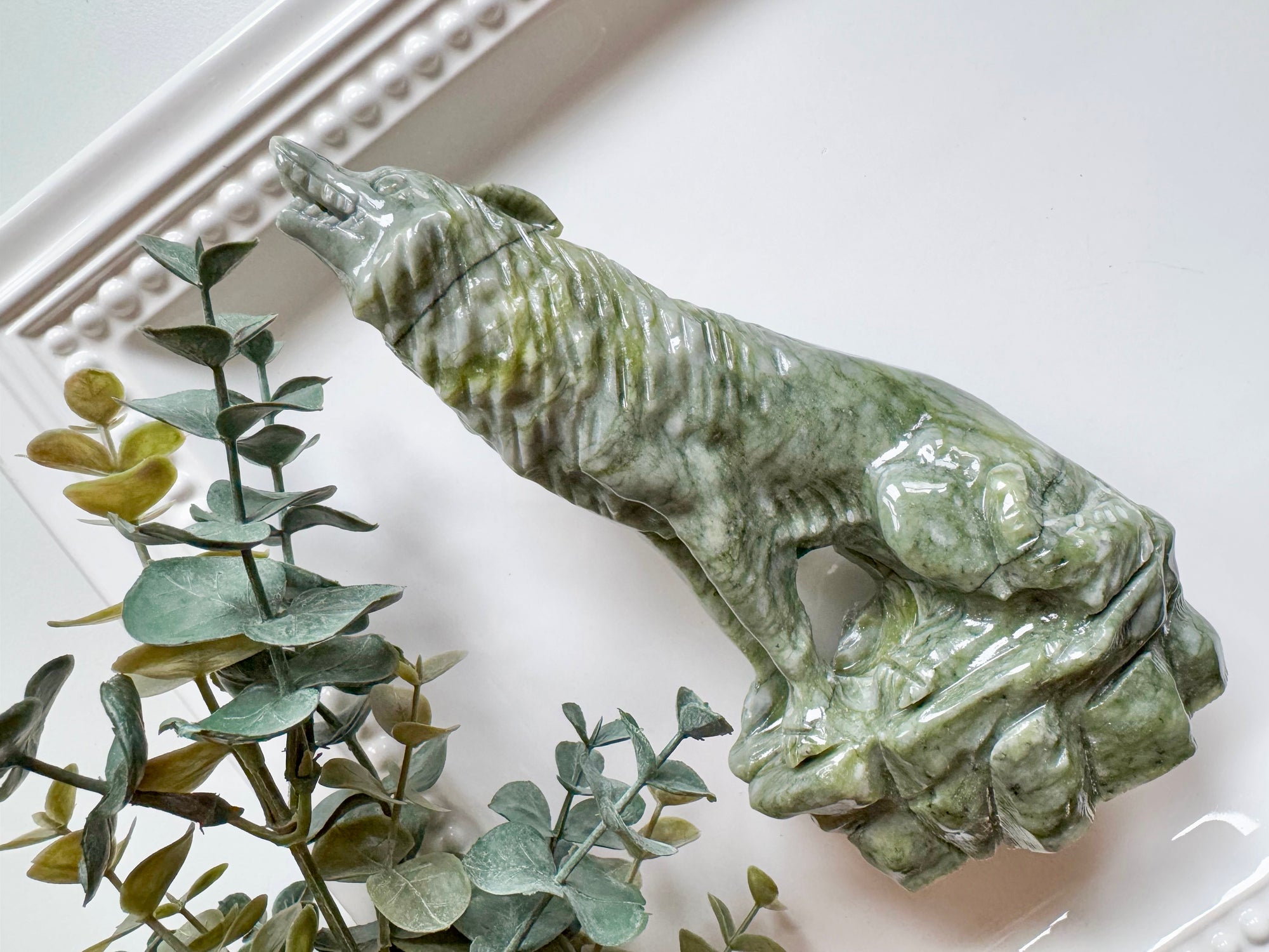 Xiuyan Jade Howling Wolf Carving - Green