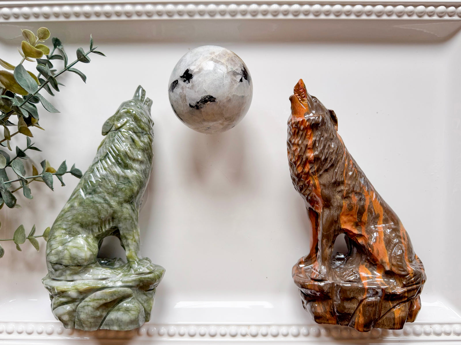 Xiuyan Jade Howling Wolf Carving