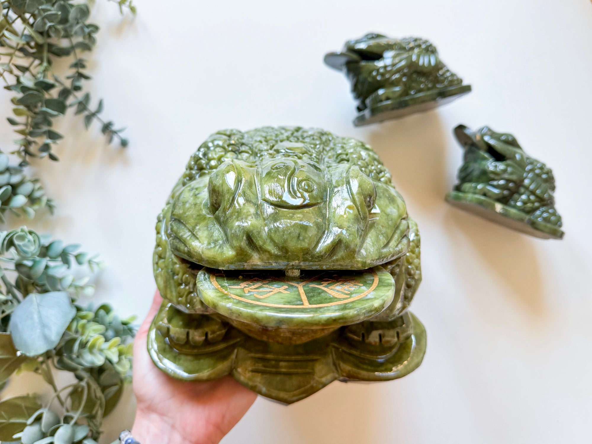 Xiuyan Jade Money Toad with Coin in Mouth