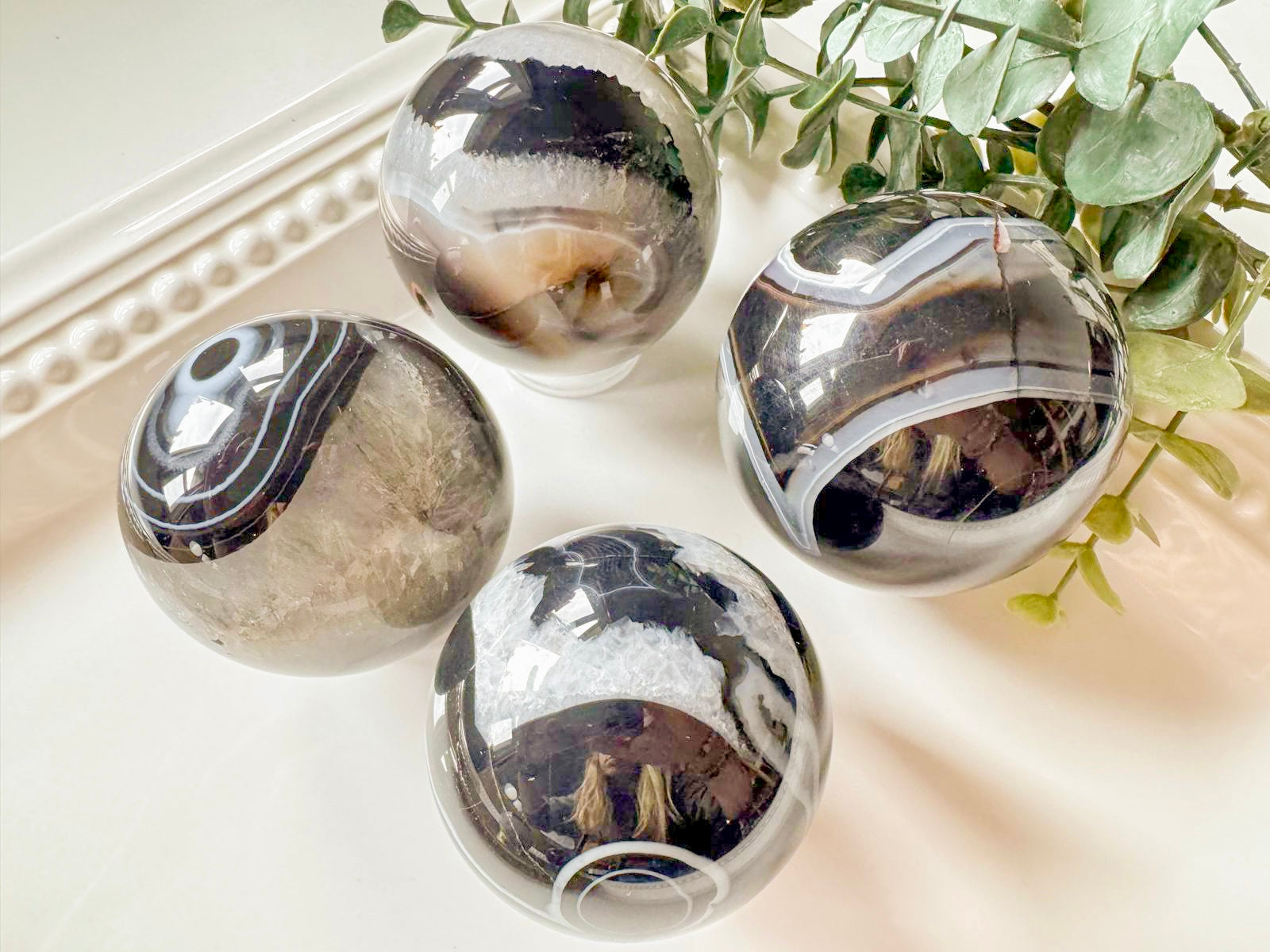 black sardonyx sphere