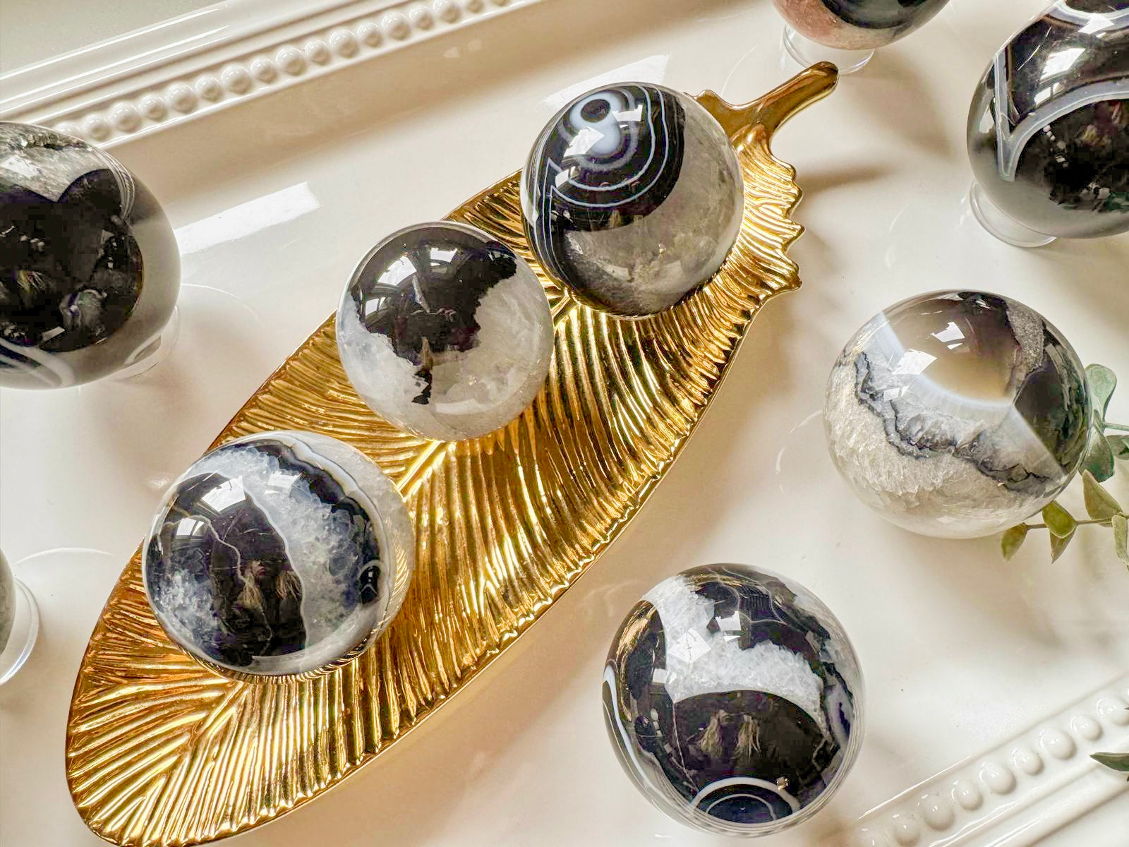 black sardonyx sphere