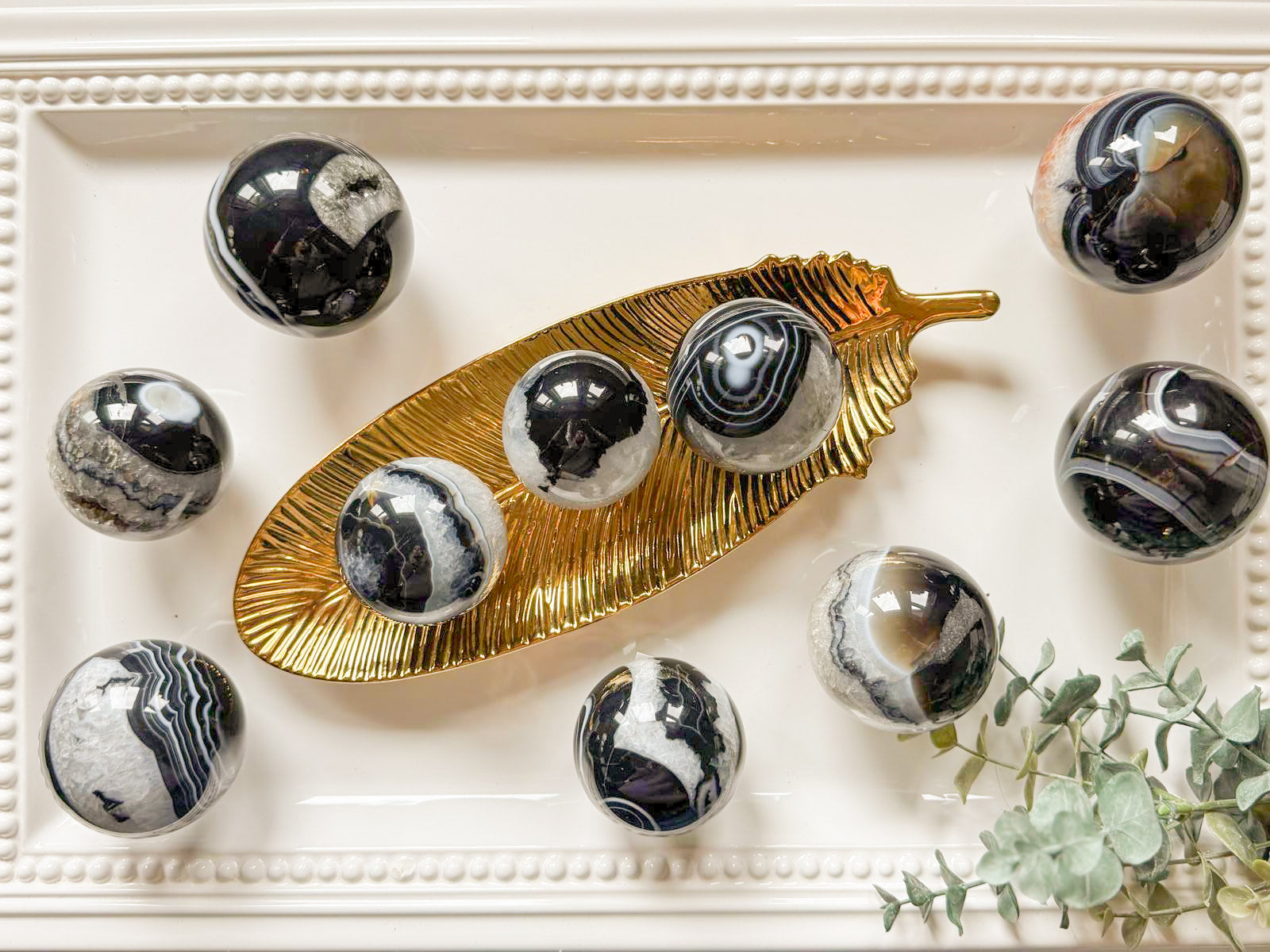 black sardonyx sphere