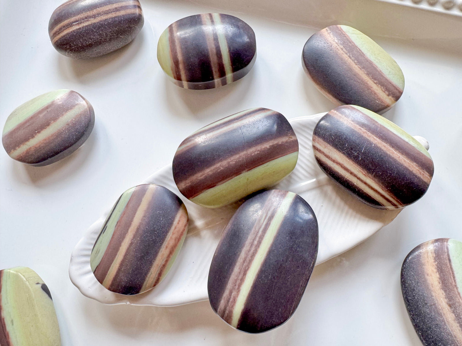 purple robe jade palm stone