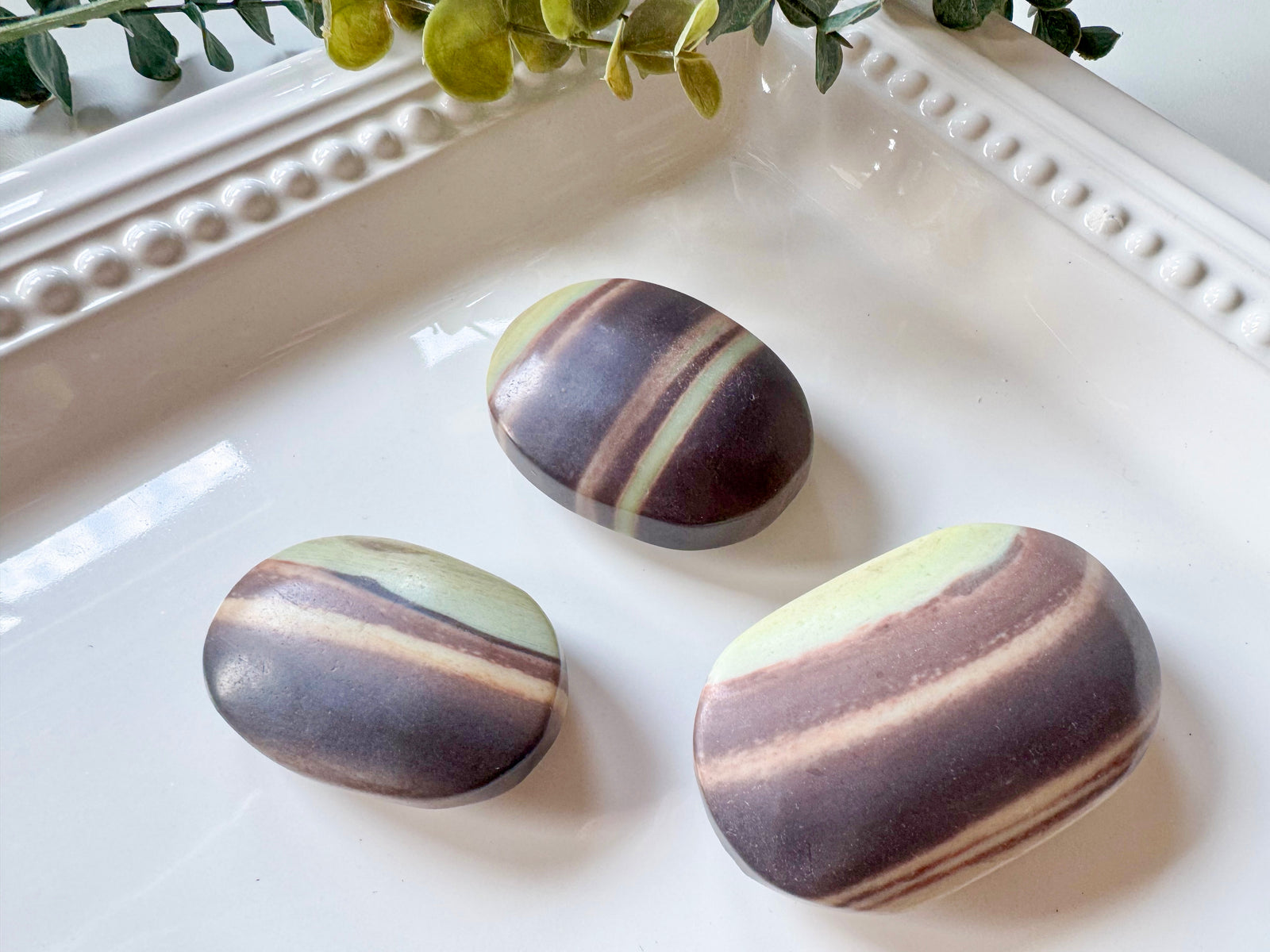 purple robe jade palm stone