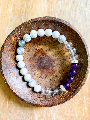 Amethyst, Howlite, & Clear Quartz Beaded Bracelet || Reiki Infused