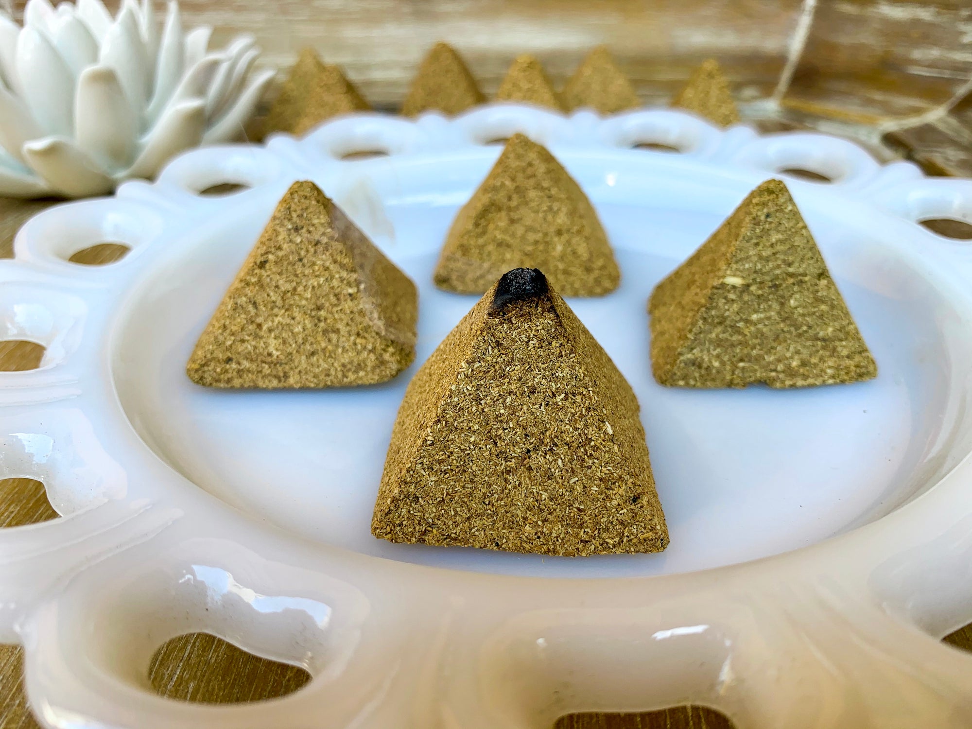 Palo Santo Incense || Pyramid