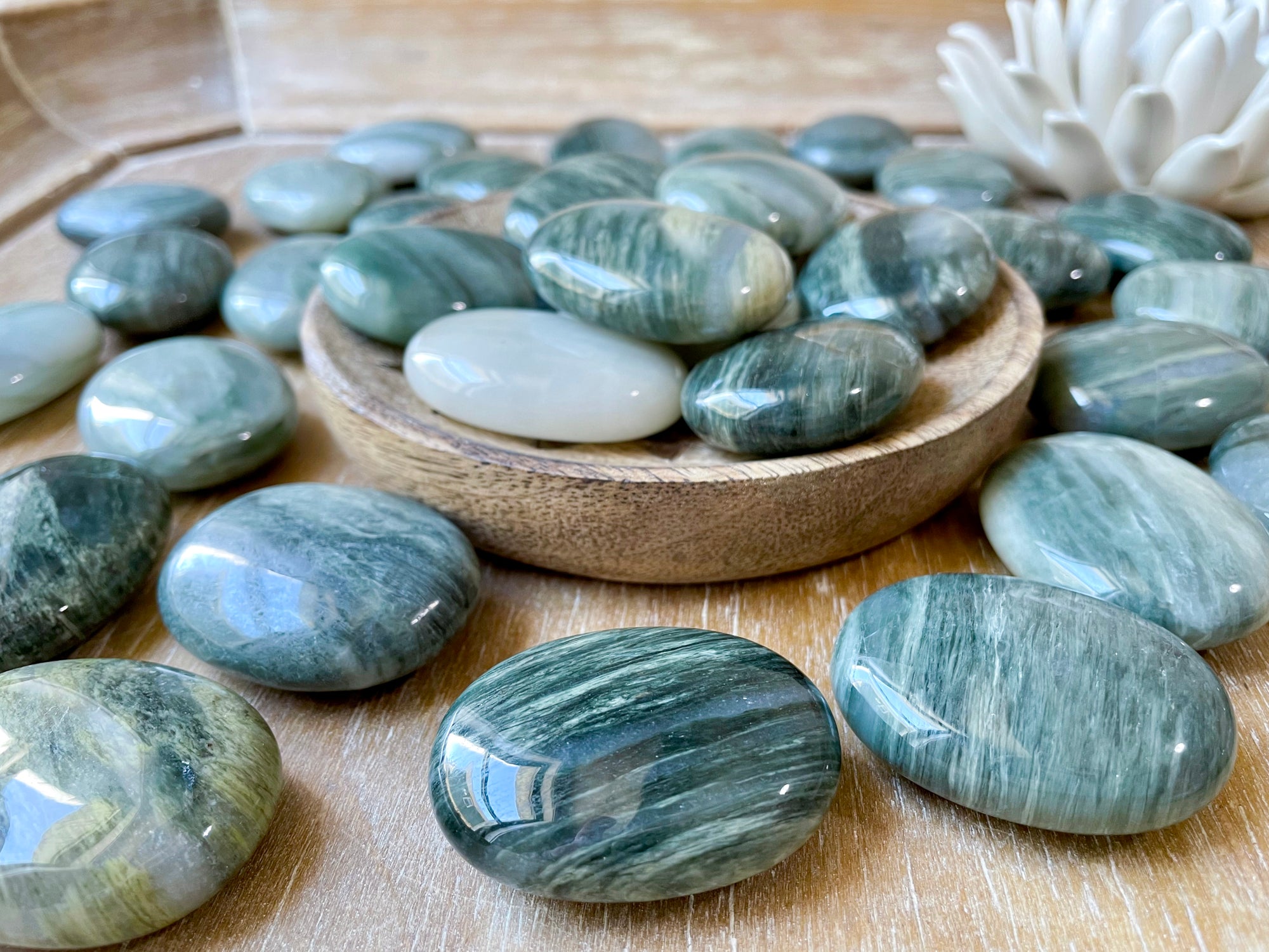 Green Hair Jasper Palm Stone