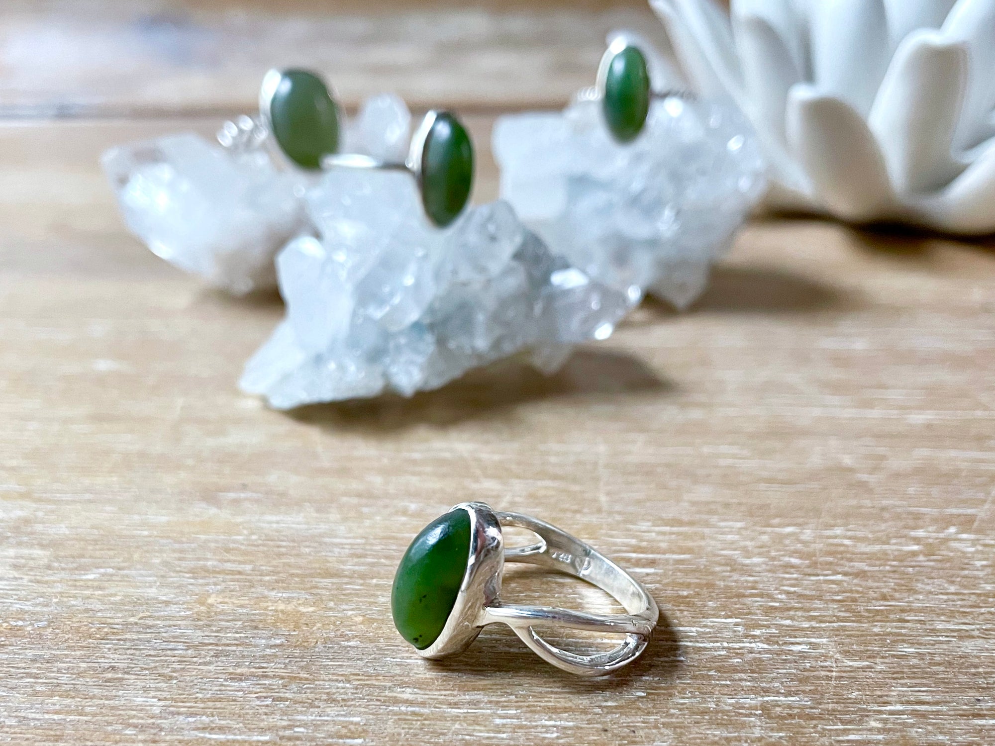 Jade Oval Twist Band