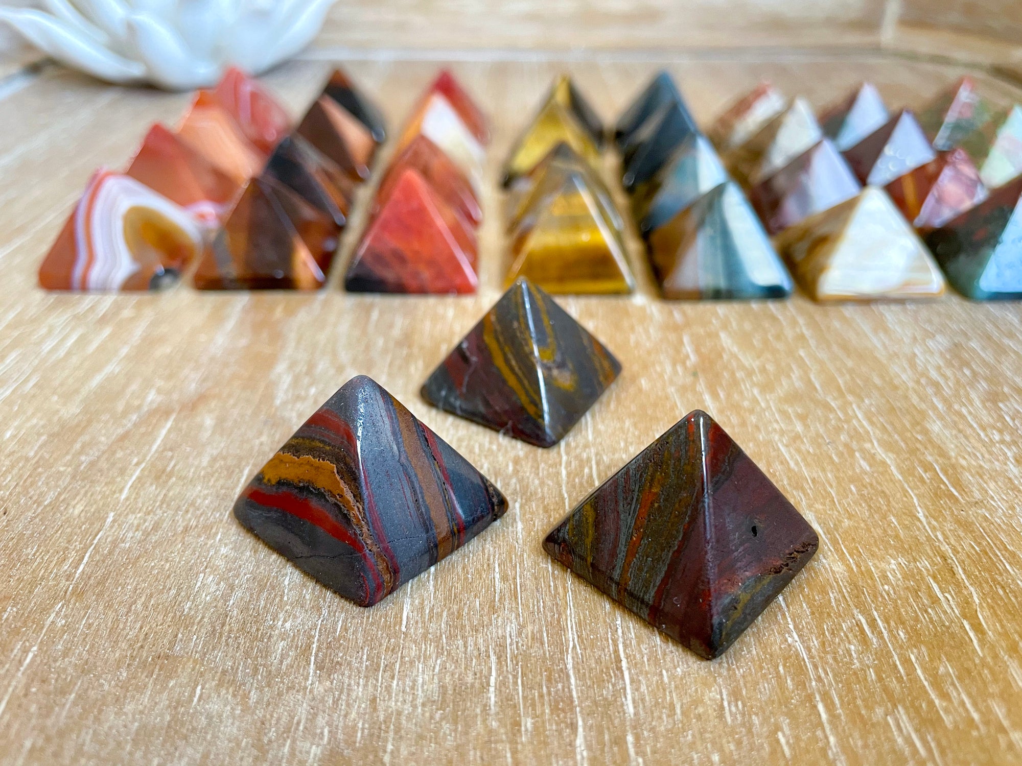 - Crystal Pyramid || Mini - Tiger Iron