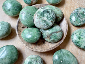 Chrysoprase Palm Stone