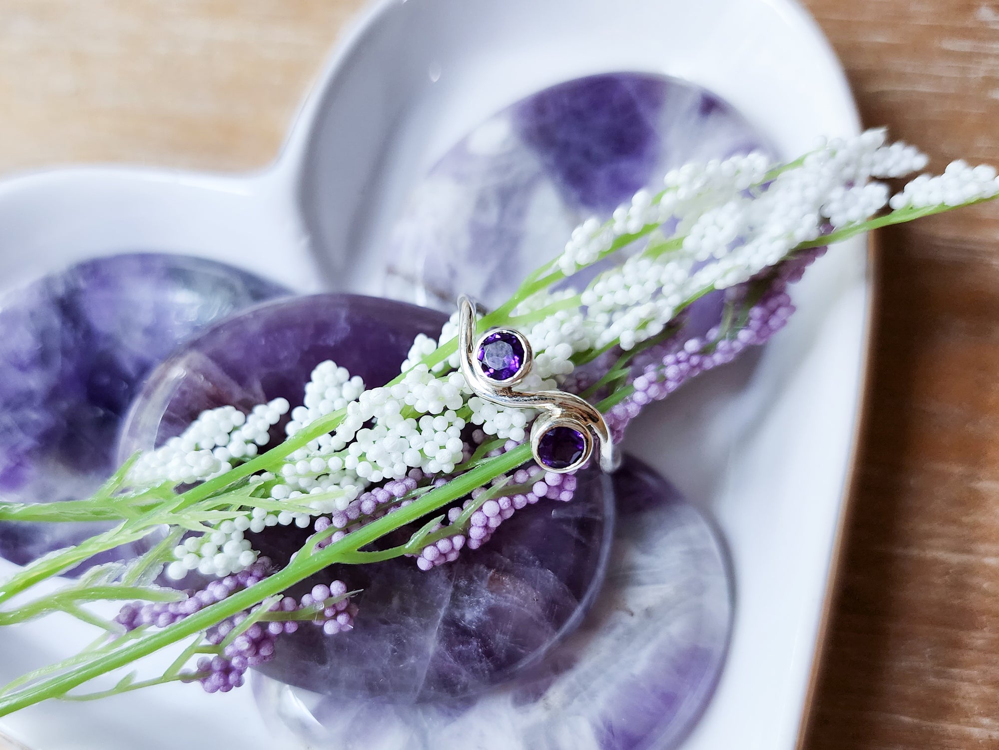 Wavy Crystal Sterling Ring || Amethyst