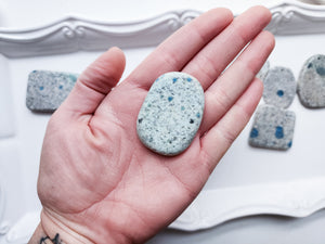 K2 Flat Palm Stone