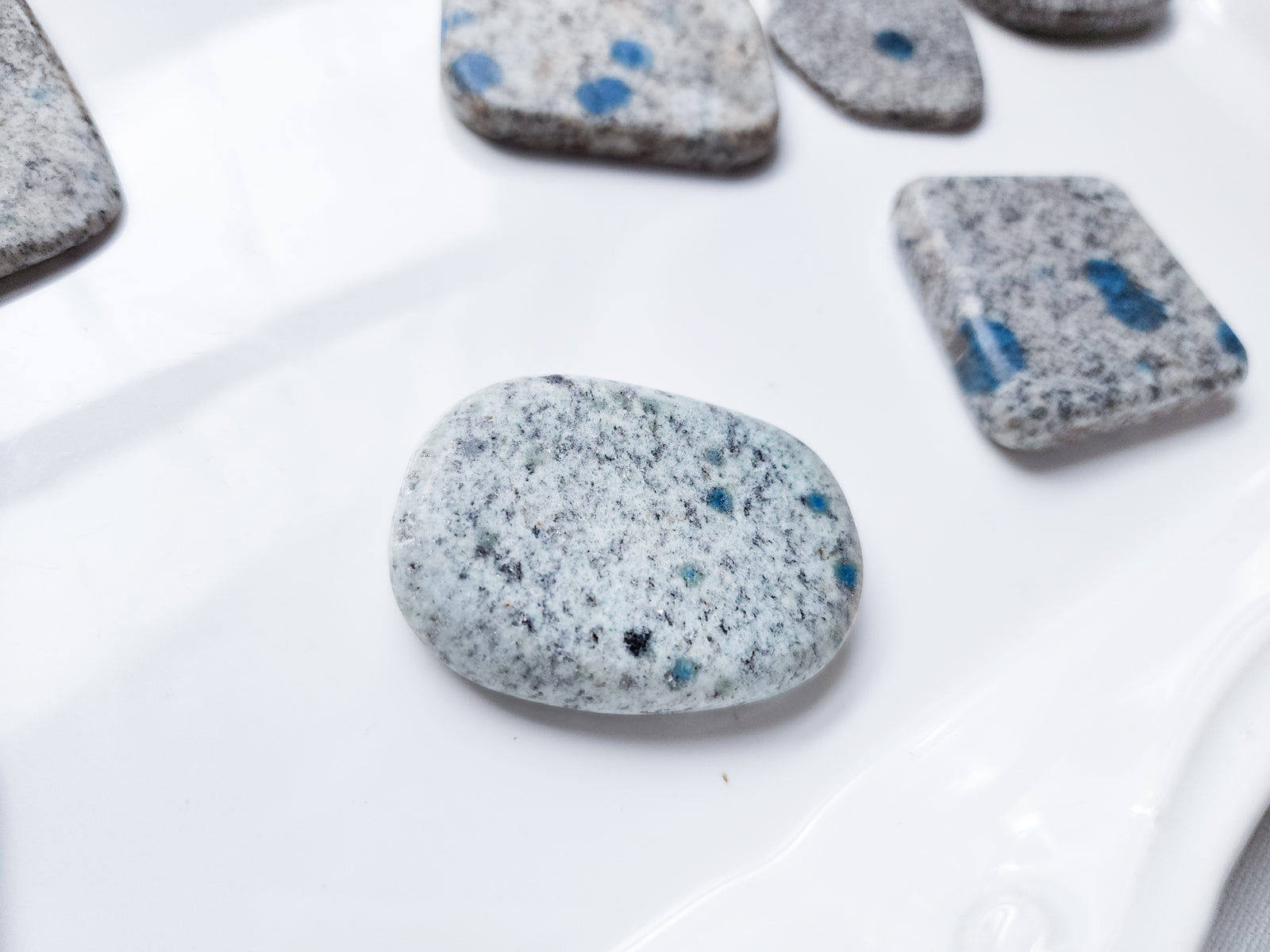 K2 Flat Palm Stone